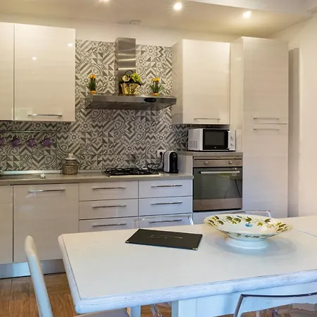 Gold Maison Willa Ferrara