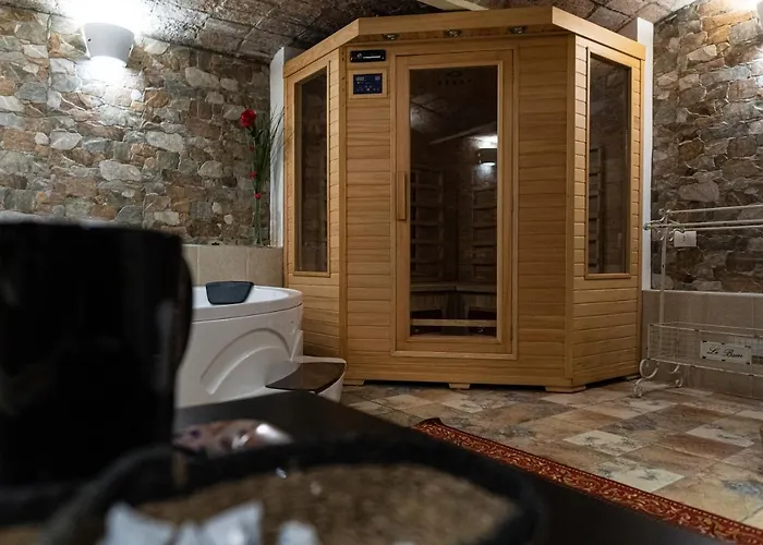 Gold Maison Willa Ferrara